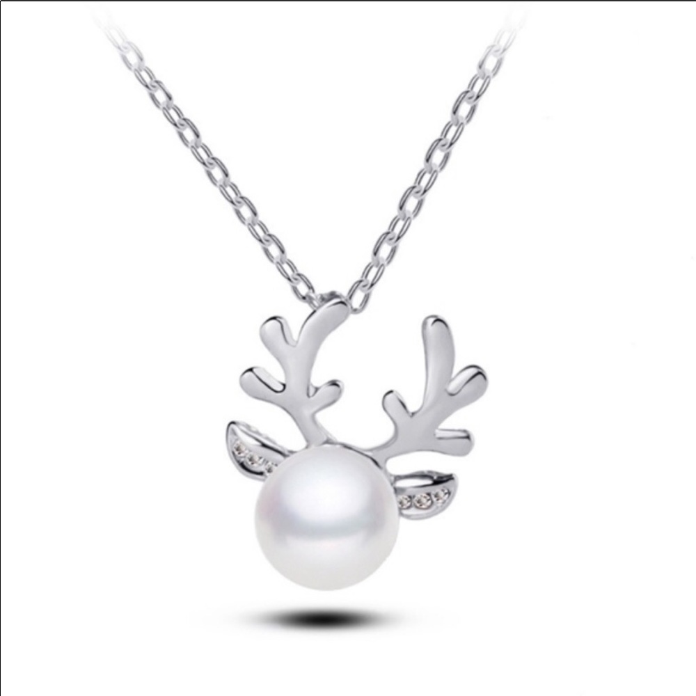 ⭐️Pearl Antler Reindeer Necklace